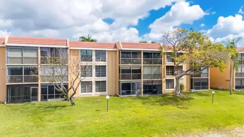 5802 Coral Lake Dr #102, Margate, FL 33063