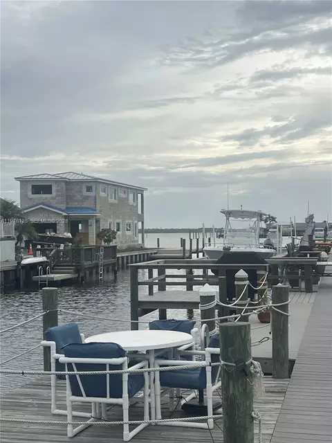 2064 Nettles Blvd, Jensen Beach, FL 34957