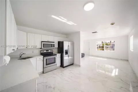 2709 NW 54th St, Tamarac, FL 33309