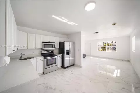 2709 NW 54th St, Tamarac, FL 33309