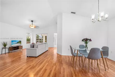 2020 SE 5th Pl, Homestead, FL 33033