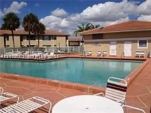 918 Twin Lakes Dr #8-M, Coral Springs, FL 33071