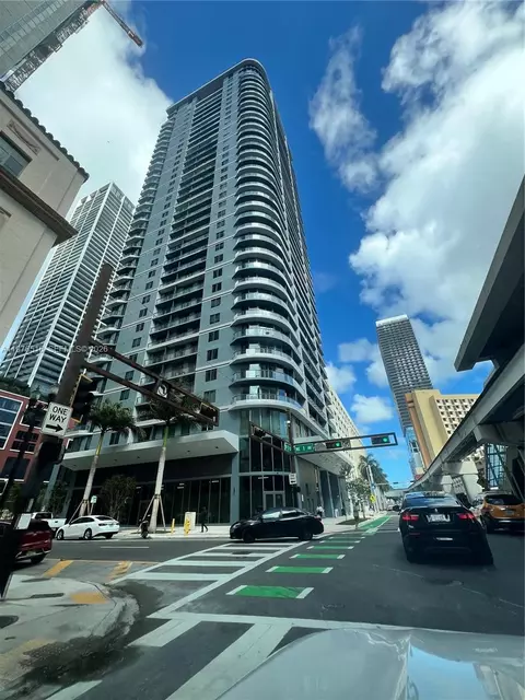 121 NE 5th St #3400, Miami, FL 33132