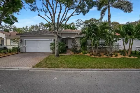 5297 SW 34th Way, Fort Lauderdale, FL 33312