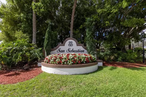 1418 Barcelona Way #6-23, Weston, FL 33327