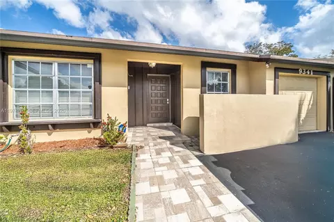 9341 E Fern Ln, Miramar, FL 33025
