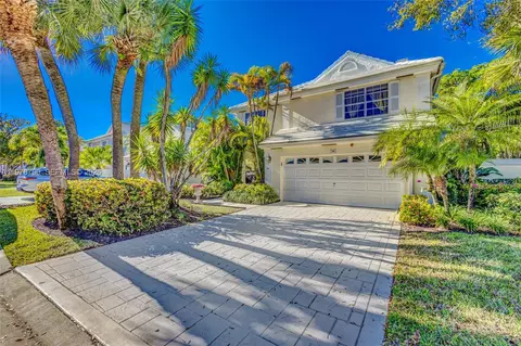30 Windsor Ln, Palm Beach Gardens, FL 33418