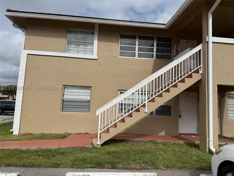 1001 Twin Lakes Dr #29-D, Coral Springs, FL 33071