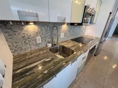 1340 Lincoln Rd #705, Miami Beach, FL 33139
