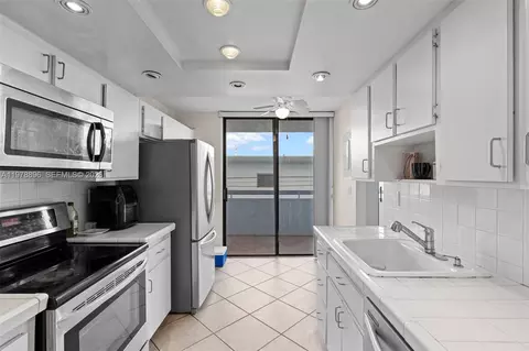 7300 Wayne Ave #217, Miami Beach, FL 33141
