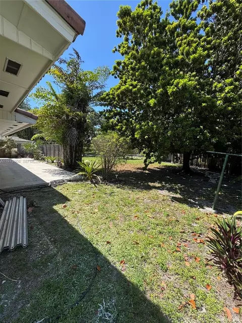 Exterior - 14435 Tabebuia Ln, Miami Lakes, FL 33014 photo 5 of 5