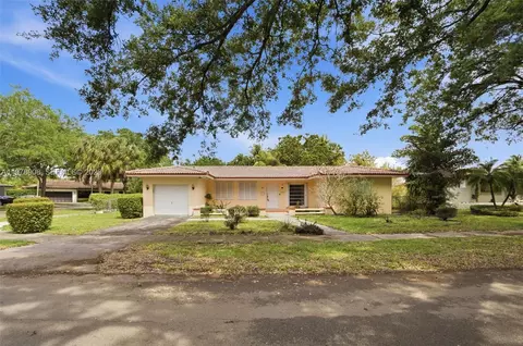 14435 Tabebuia Ln, Miami Lakes, FL 33014