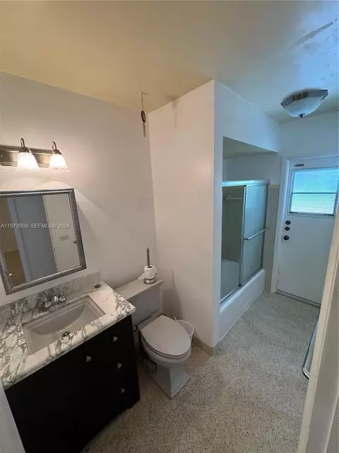 Bath - 14435 Tabebuia Ln, Miami Lakes, FL 33014 photo 1 of 2