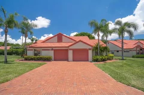 7604 Lexington Club Blvd #B, Delray Beach, FL 33446
