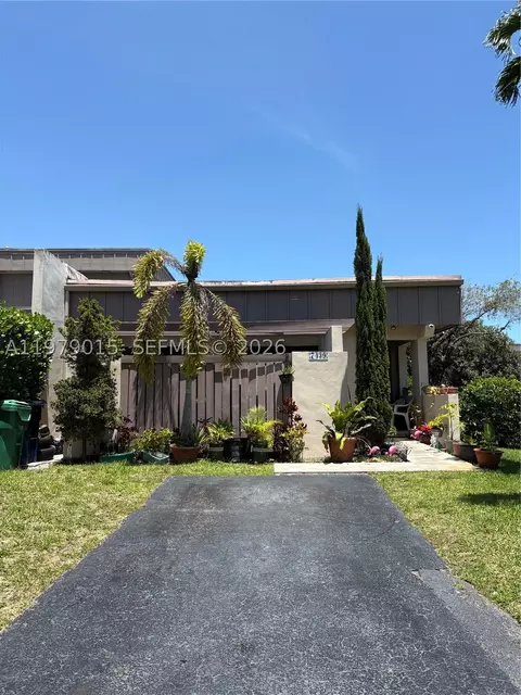 7439 SW 106th Ct, Miami, FL 33173
