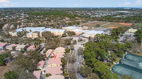 View/Area - 4022 Parkside Dr, Jupiter, FL 33458 photo 9 of 13