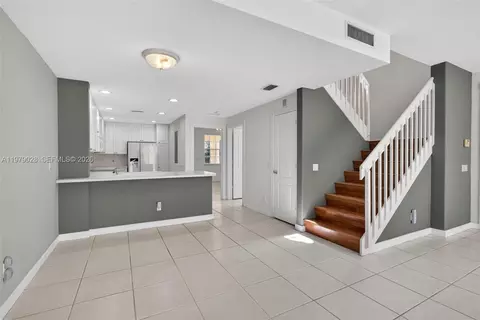 Living - 4022 Parkside Dr, Jupiter, FL 33458 photo 2 of 8