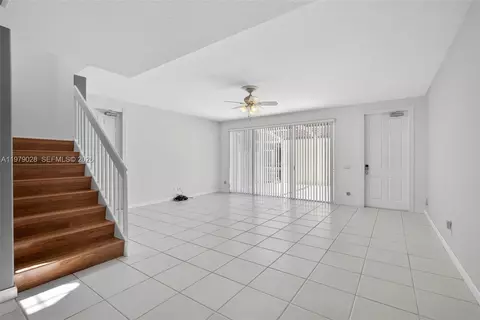 Living - 4022 Parkside Dr, Jupiter, FL 33458 photo 3 of 8