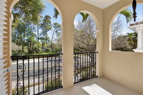 Exterior - 4022 Parkside Dr, Jupiter, FL 33458 photo 4 of 12