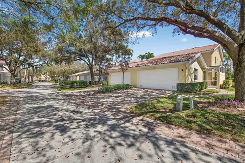 Exterior - 4022 Parkside Dr, Jupiter, FL 33458 photo 11 of 12