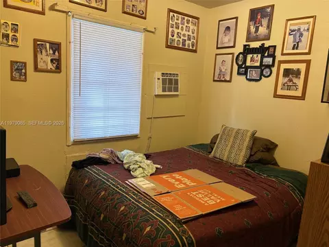 Bedroom - 740 NE 4th Pl, Hialeah, FL 33010 photo 1 of 2