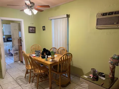 Dining - 740 NE 4th Pl, Hialeah, FL 33010 photo 1 of 1