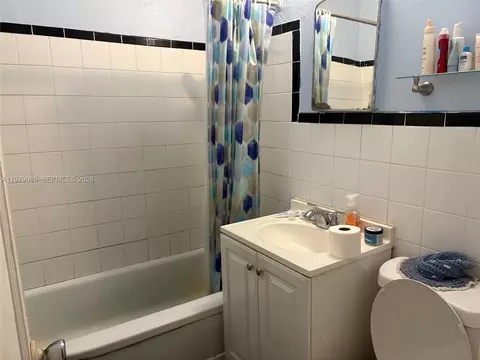 Bath - 740 NE 4th Pl, Hialeah, FL 33010 photo 1 of 2