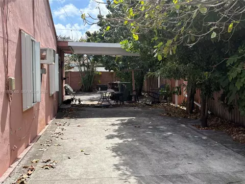 Exterior - 740 NE 4th Pl, Hialeah, FL 33010 photo 2 of 2