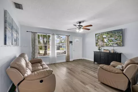 2286 NW 81st Ave, Sunrise, FL 33322