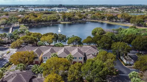 2442 Centergate Dr #202, Miramar, FL 33025