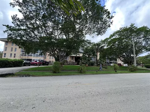 4848 NW 24th Ct #412, Lauderdale Lakes, FL 33313