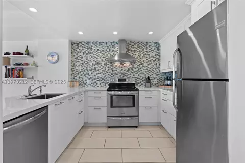 6900 Bay Dr #10H, Miami Beach, FL 33141