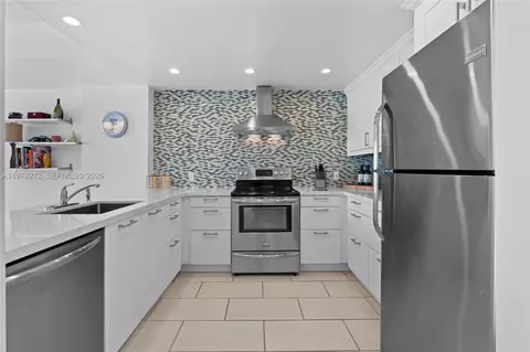 6900 Bay Dr #10H, Miami Beach, FL 33141