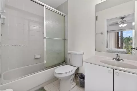 Bath - 7709 W 36th Ave #2, Hialeah, FL 33018 photo 1 of 2