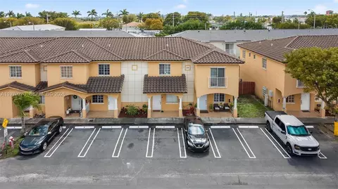View/Area - 7709 W 36th Ave #2, Hialeah, FL 33018 photo 2 of 11