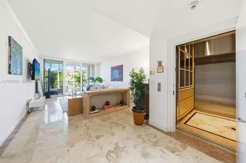 701 Crandon Blvd #302, Key Biscayne, FL 33149