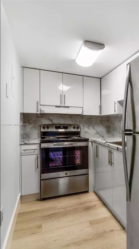 4855 NW 7th St #206-6, Miami, FL 33126