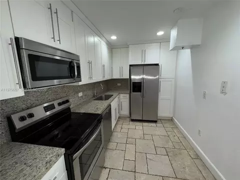 20505 E Country Club Dr #135, Aventura, FL 33180