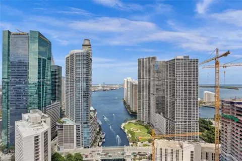 31 SE 5th St #4112, Miami, FL 33131