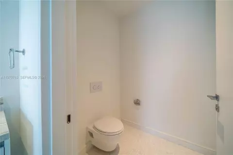 Bath - 700 NE 26th Ter #3006, Miami, FL 33137 photo 3 of 4