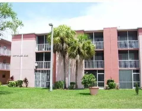 19825 SW 114th Ave #323, Miami, FL 33157