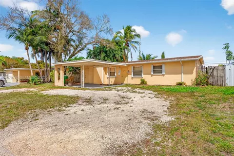 7761 NW 36th St, Hollywood, FL 33024