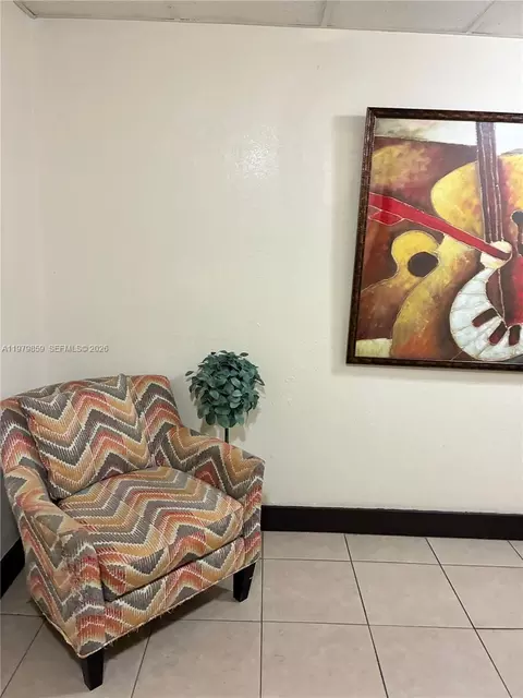 3680 Inverrary Dr #1T, Lauderhill, FL 33319