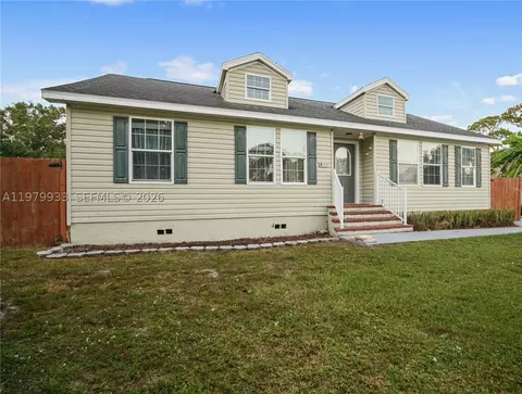 3713 Wild Violet Ave, Sebring, FL 33876