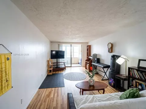 2841 Somerset Dr #307, Lauderdale Lakes, FL 33311