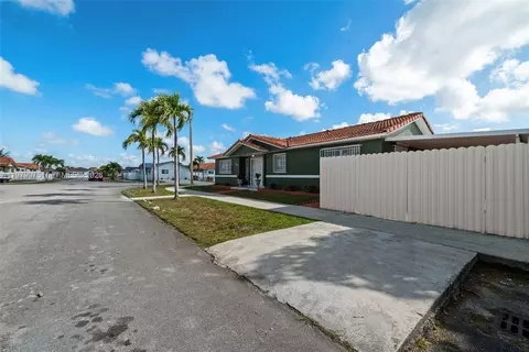 2496 W 70th Pl, Hialeah, FL 33016 photo 25