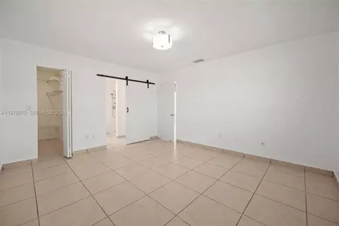 2496 W 70th Pl, Hialeah, FL 33016 photo 13
