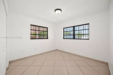 2496 W 70th Pl, Hialeah, FL 33016 photo 18