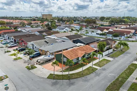 2496 W 70th Pl, Hialeah, FL 33016 photo 26