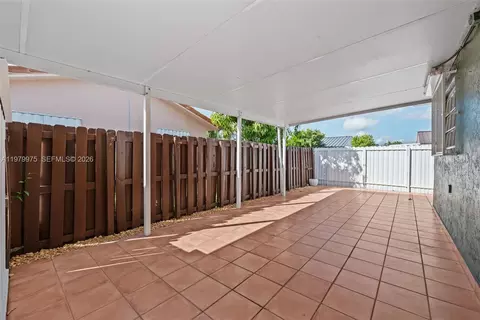 2496 W 70th Pl, Hialeah, FL 33016 photo 21